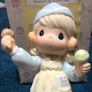 Precious Moments “Scoop’in Up Some Love” Girl Figurine